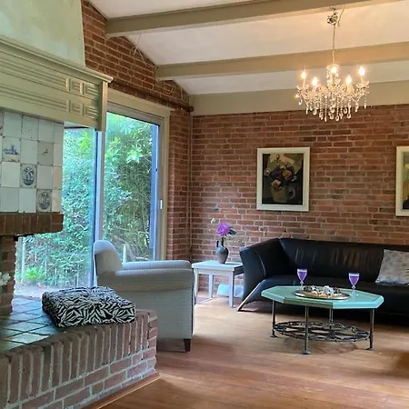 别墅 Bij Bos En Centrum *