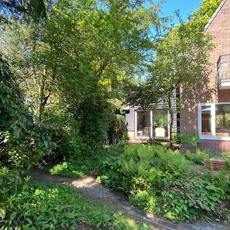 别墅 Bij Bos En Centrum *