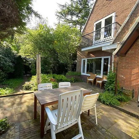 别墅 Bij Bos En Centrum *